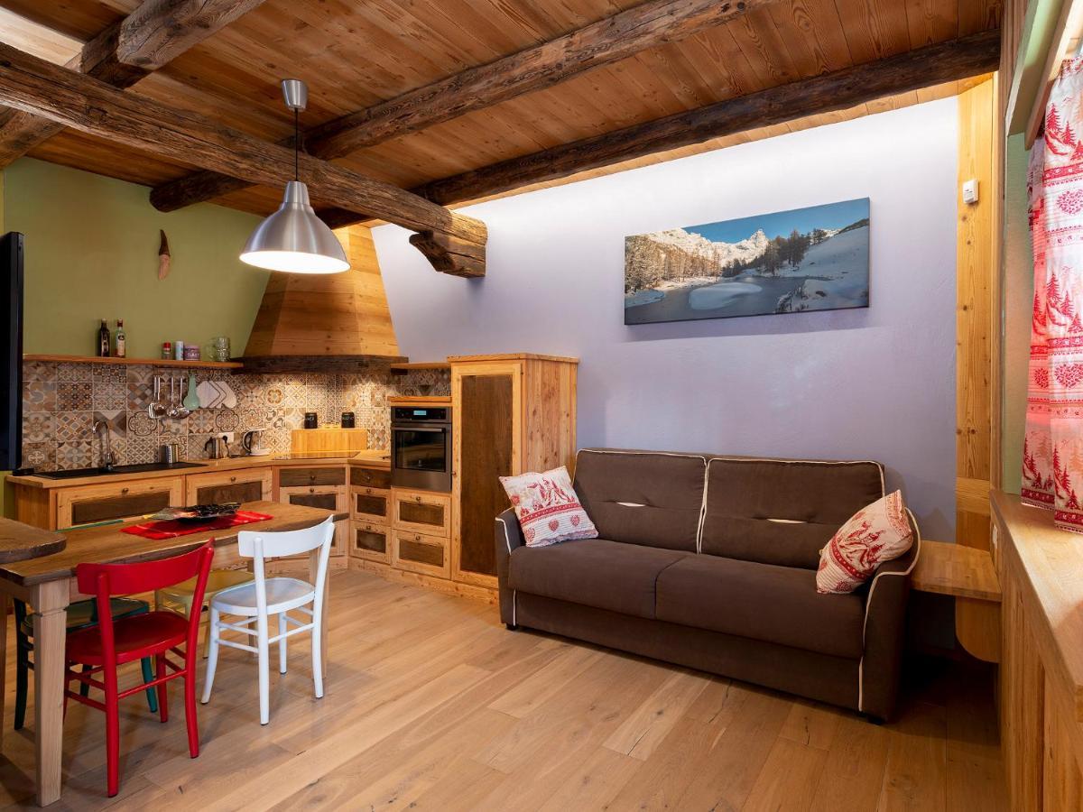 Agriturismo Gli Elfi Aosta Eksteriør billede